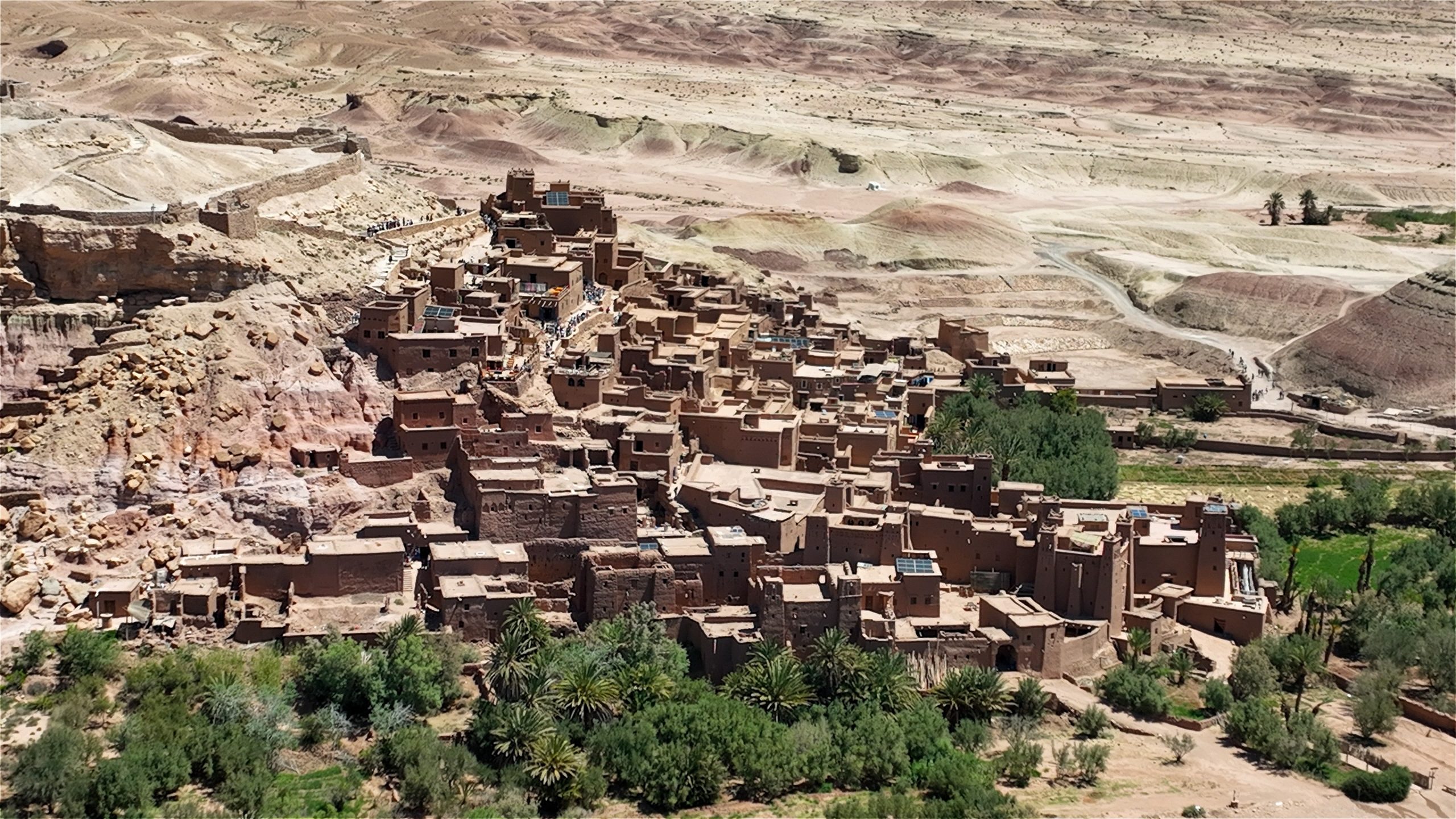 Kasbah d'Aït Benhaddou – Vue aérienne d’un site historique du Maroc