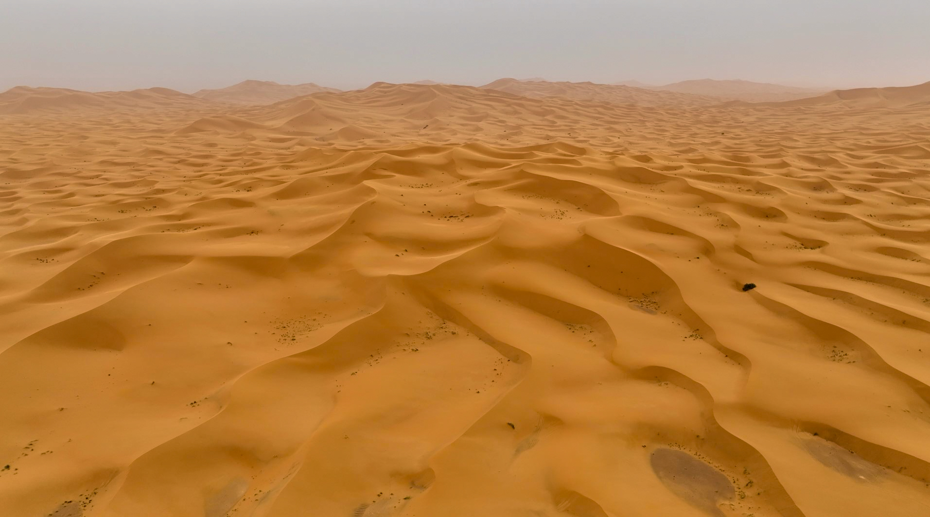 Désert de Merzouga – Vue aérienne des dunes de l'Erg Chebbi